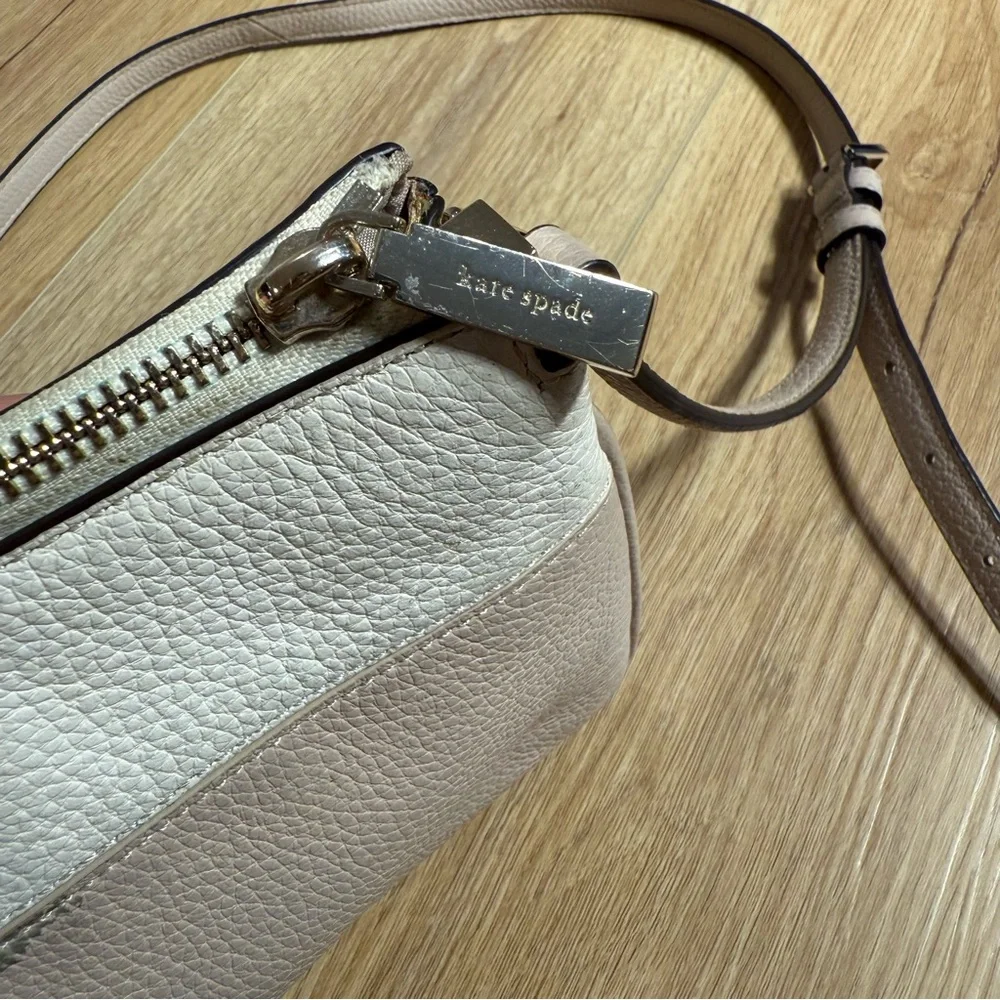 Kate Spade Leila Triple Gusset‎ 2 Toned Pebbled Warm Beige & White Crossbody